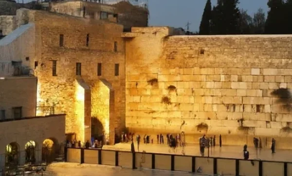 תפילה לאמירה בחצות הליל, וגם בכותל המערבי